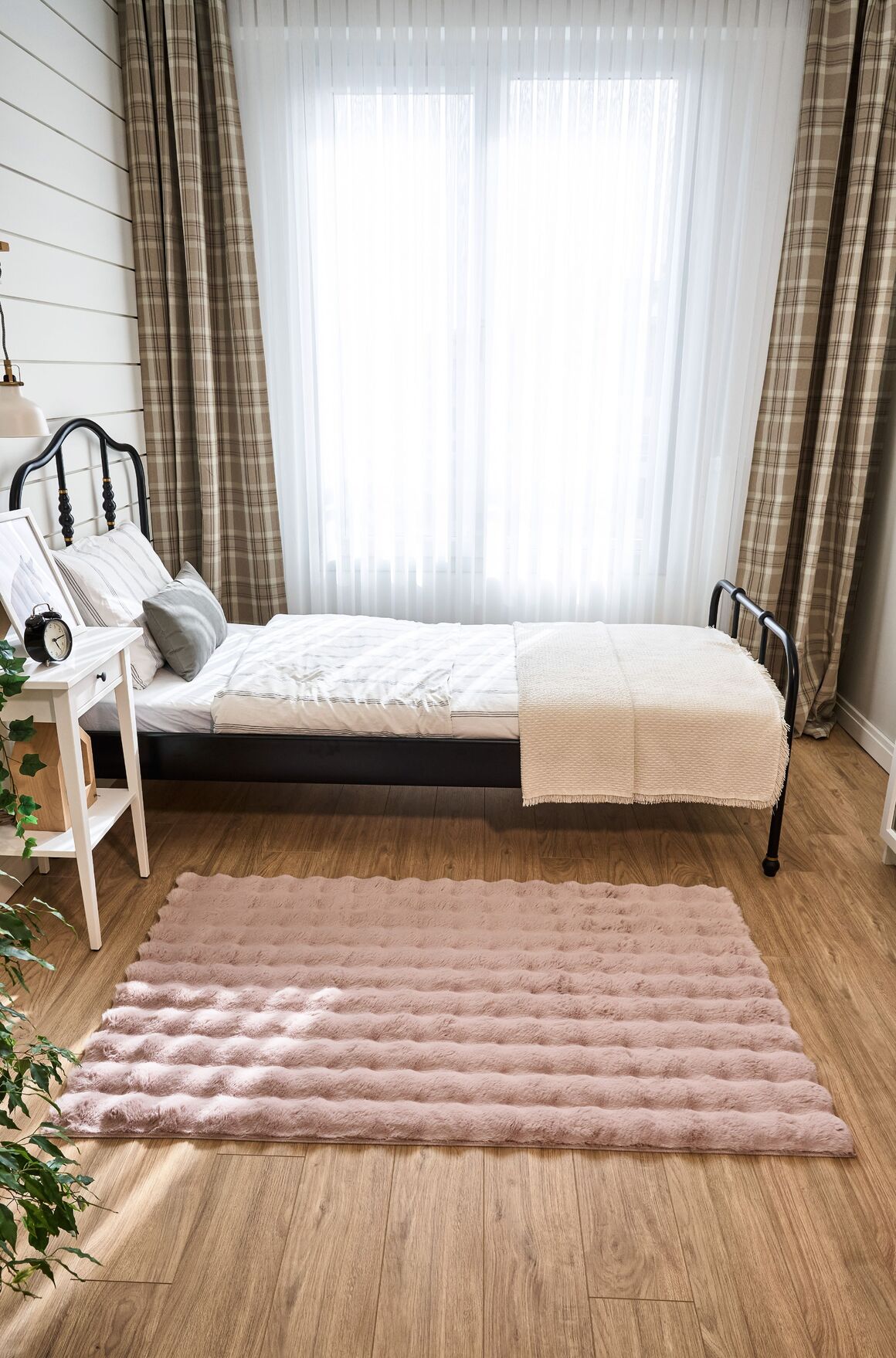 Molecule Pudra - Yıkanabilir Peluş Halı | Kaymaz Post Halı